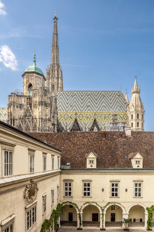 Blick vom Erzbischöflichen Palais auf den Stephansdom. / Erzdiözese Wien/ Schönlaub Blick vom Erzbischöflichen Palais auf den Stephansdom.